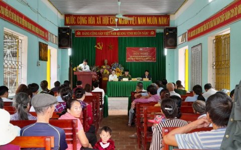 Tổ Đại biểu Hội đồng nhân dân huyện Thạch Thành tiếp xúc cử tri tại thôn Hoàng Thành, xã Thành Hưng.
